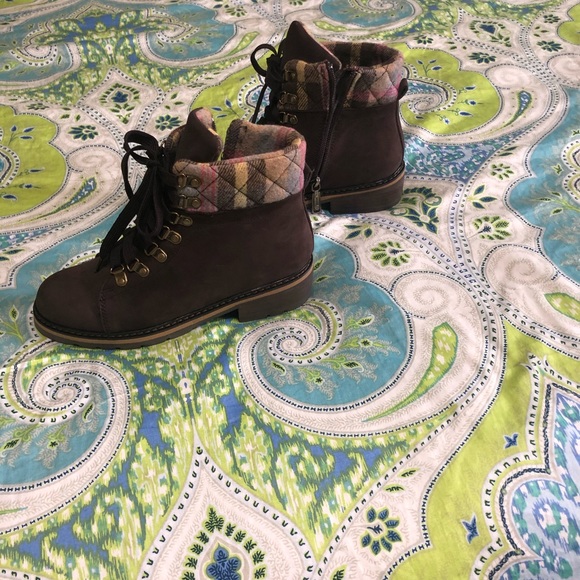 Never worn boots - Picture 2 of 5